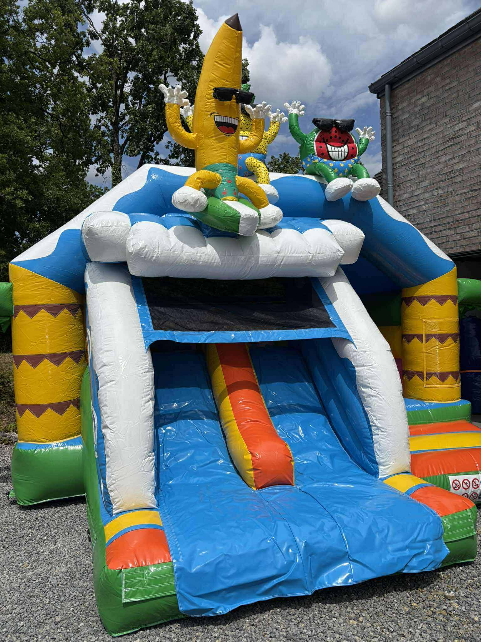 Château gonflable Summer Party - Vue 1